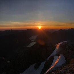  Sunrise on the Thaneller peak