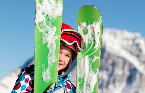 Child with skis 